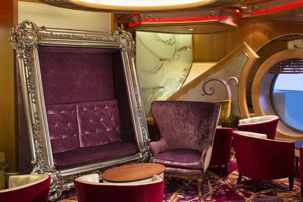Voyager Class | Onboard night club