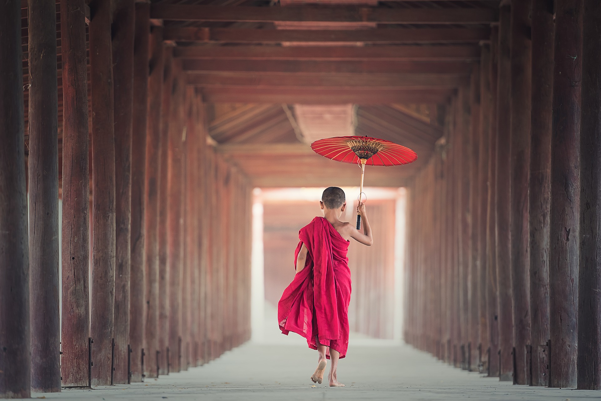 Asia & Arabian Gulf Cruises | walking through buddhist temple in asia 
