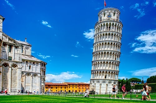 leaning tower of pisa, italy
